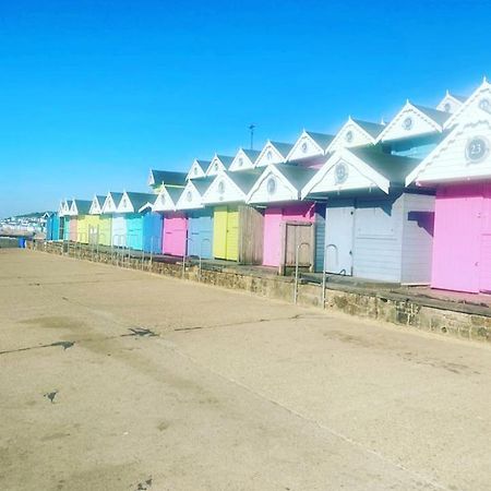 Modern 3 Bedroom Caravan Near The Beach Walton-on-the-Naze Exterior photo