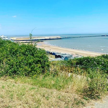 Modern 3 Bedroom Caravan Near The Beach Walton-on-the-Naze Exterior photo