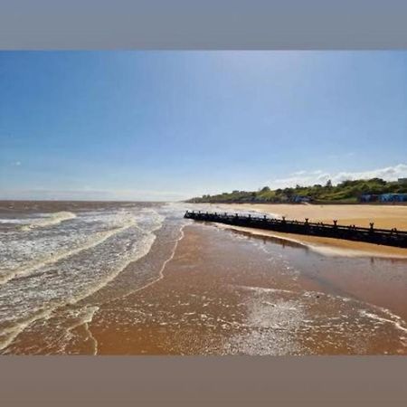 Modern 3 Bedroom Caravan Near The Beach Walton-on-the-Naze Exterior photo