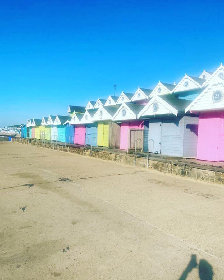 Modern 3 Bedroom Caravan Near The Beach Walton-on-the-Naze Exterior photo
