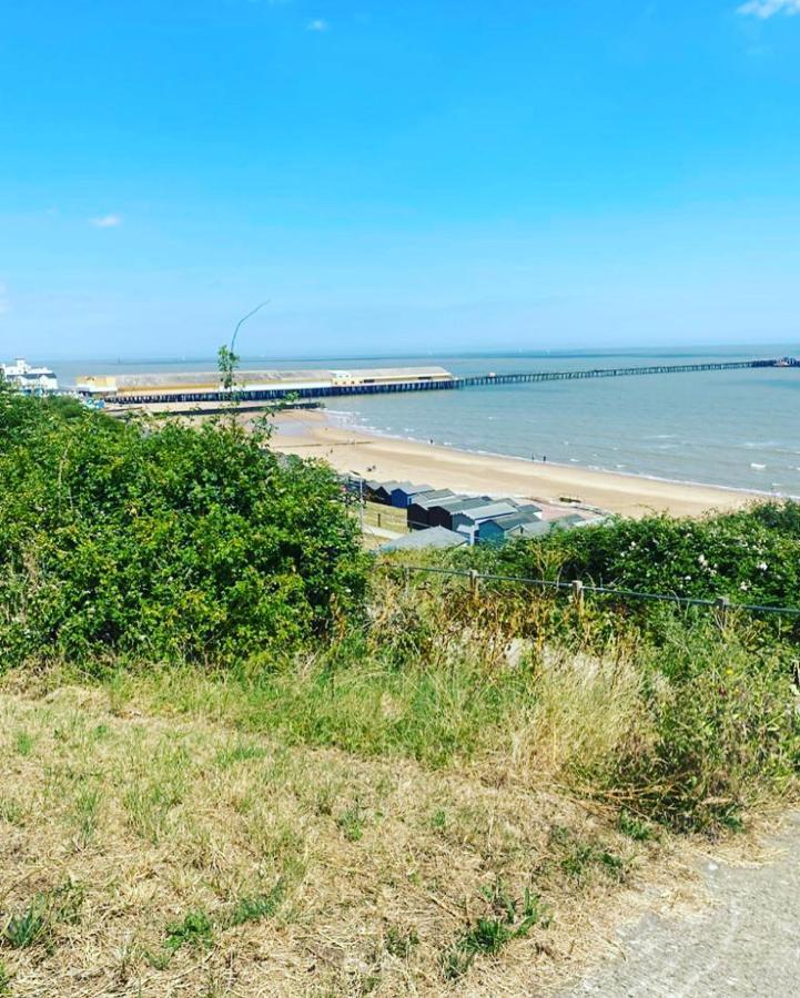 Modern 3 Bedroom Caravan Near The Beach Walton-on-the-Naze Exterior photo